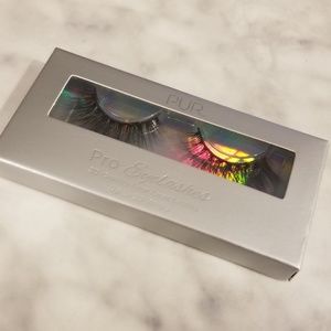 NIB - PUR Pro Silk Eyelashes - Bombshell - CF
